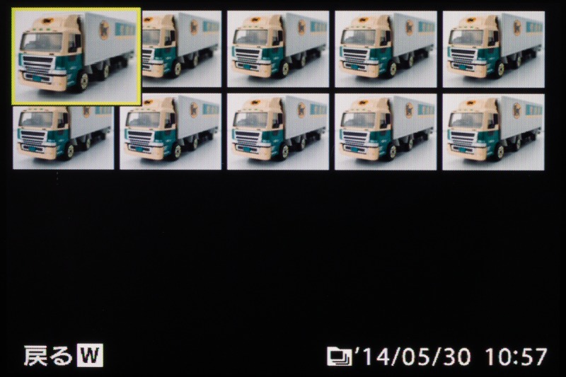 ズームレバーをT（望遠）側に動かすとグループを展開して表示。1コマずつチェックできるようになる。