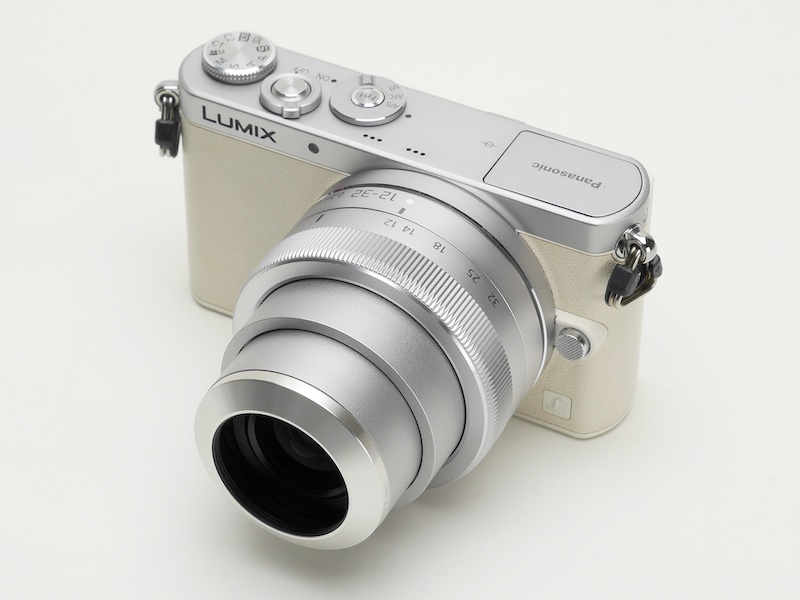 鏡筒を伸ばした状態でも、意外にかっこわるくないです。