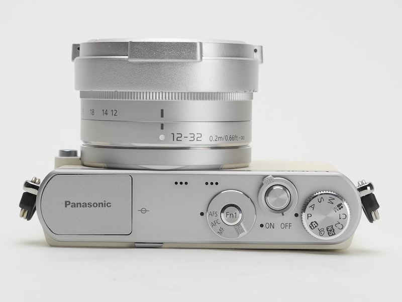 レンズ部の全長が伸びてしまうのがネック。これさえ我慢できれば常用したいのですが。