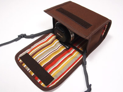 写真のダブルズームレンズ用にも、同様のカラバリ