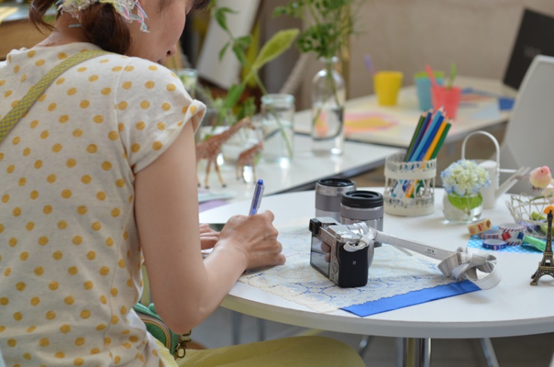 皆さん、お勉強モードです。講師の言葉を聞き漏らさないようにとメモを取る様子が見られました。