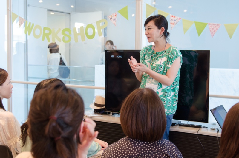 EOS 6D体験の講師は鶴巻育子さん。ある参加者が「人を撮ることがなかったので勉強になりました」と感想を述べてくれました。