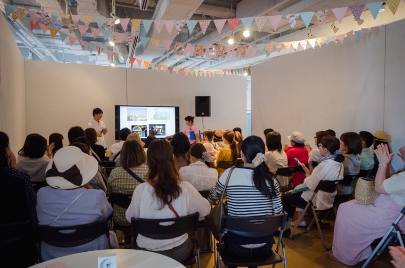 3階ステージではむらいさちさんの講演が盛況でした。水中撮影の美しい写真をたくさん楽しませていただきました。