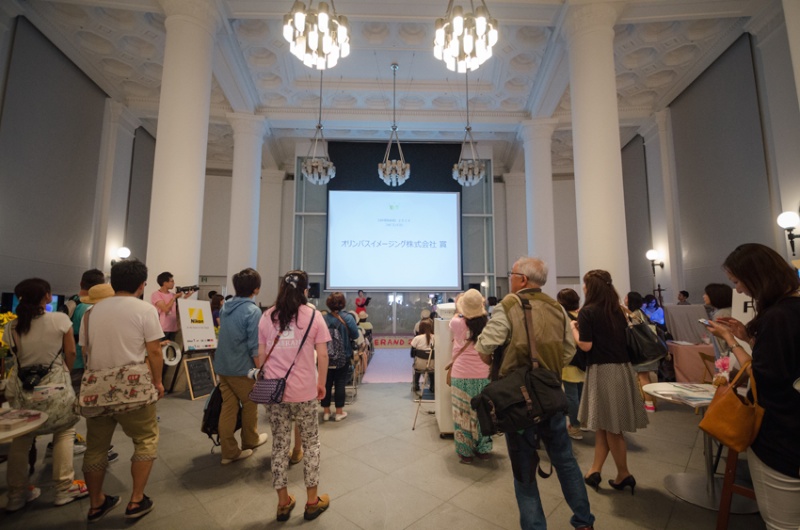 キャメラびと3人から受賞発表前の総評コメントです。次第に会場は緊張感に包まれていきます。