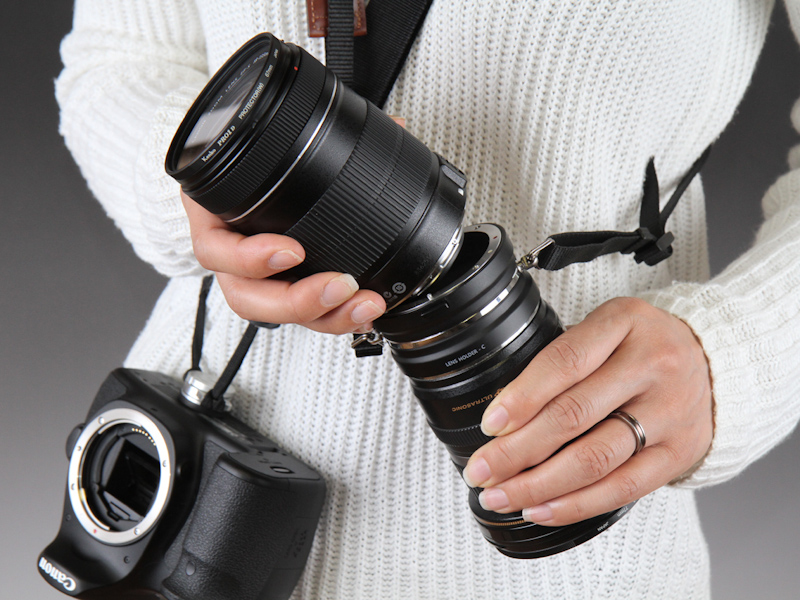 レンズ交換の際にレンズを落とすリスクを減らす