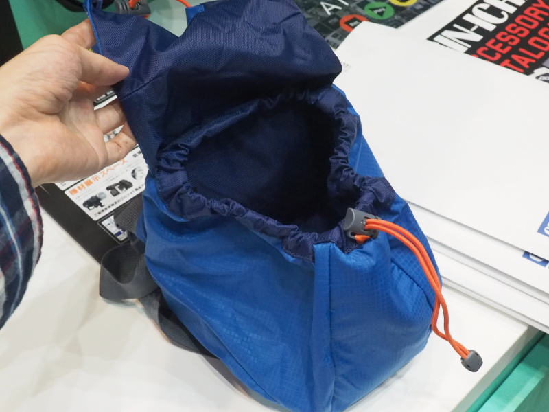 カメラ用の防水カバーもラインナップ