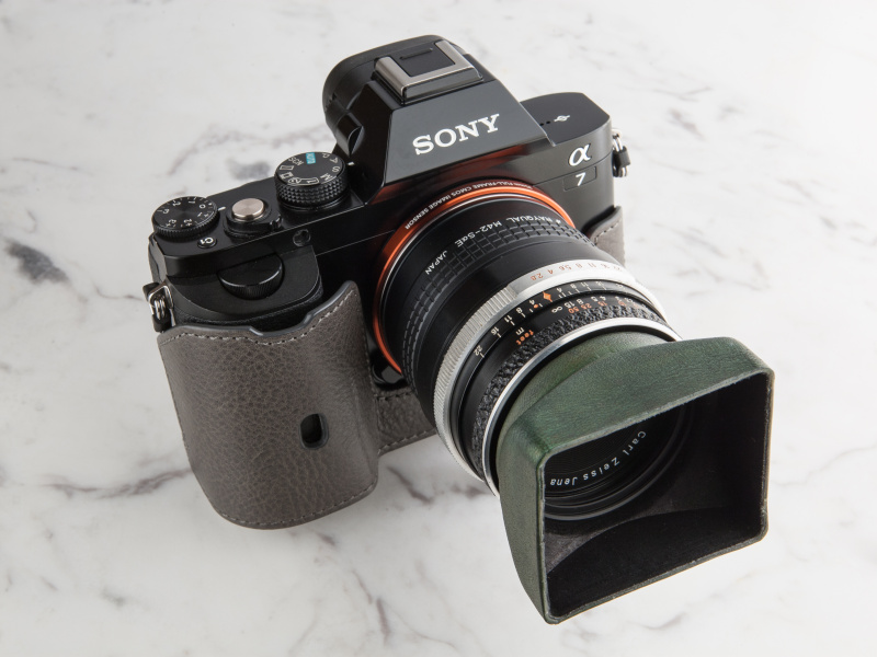 ゲリズのα7/7Rケースは2万1,300円。スマイルカメラなどで購入できる