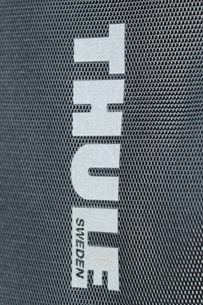 誇らしげなTHULEのロゴ。SWEDENの文字も