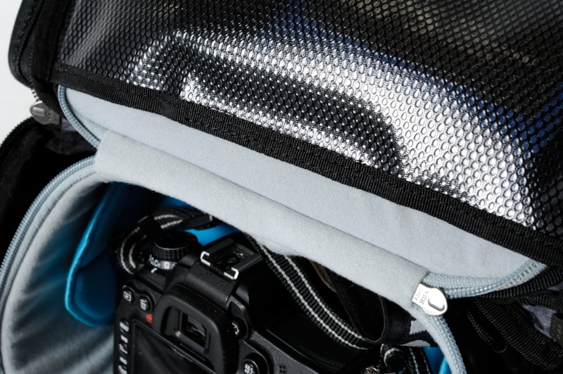 インナーボックスは着脱可能。インナーの蓋をしまうポケットも備える