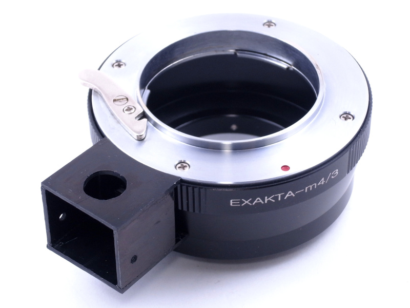 マウントアダプターにスイッチボックス本体パーツをネジ止めする