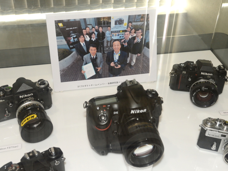 後藤研究室およびDfプロダクトチームメンバーの記念写真も飾られていた