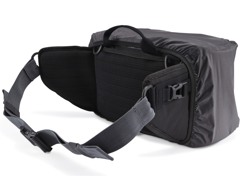 レインカバーを備える