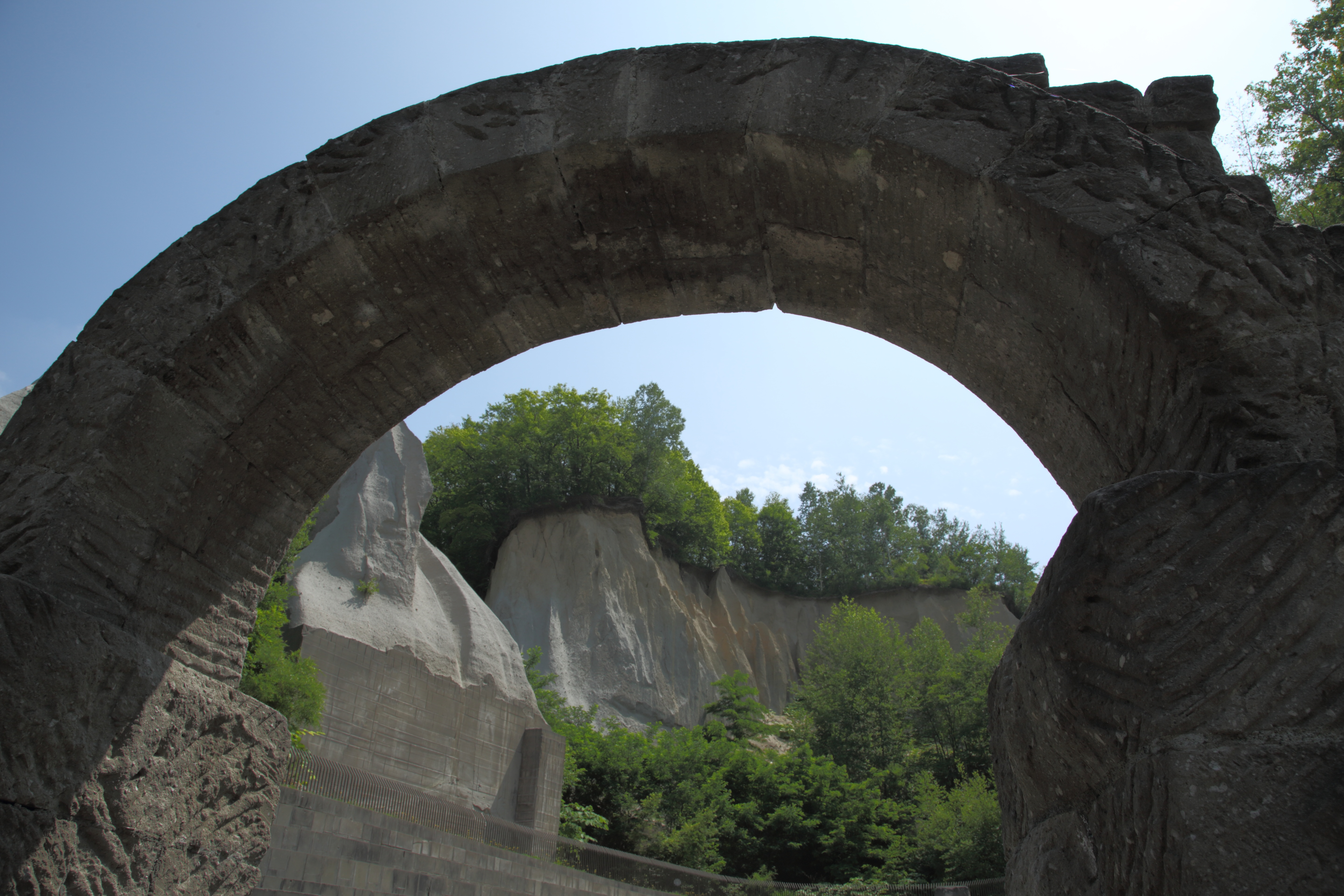 DPP 3で「シャドウ」を「5.0」にして現像したもの。シャドウ以外の部分の再現がけっこう違っている。