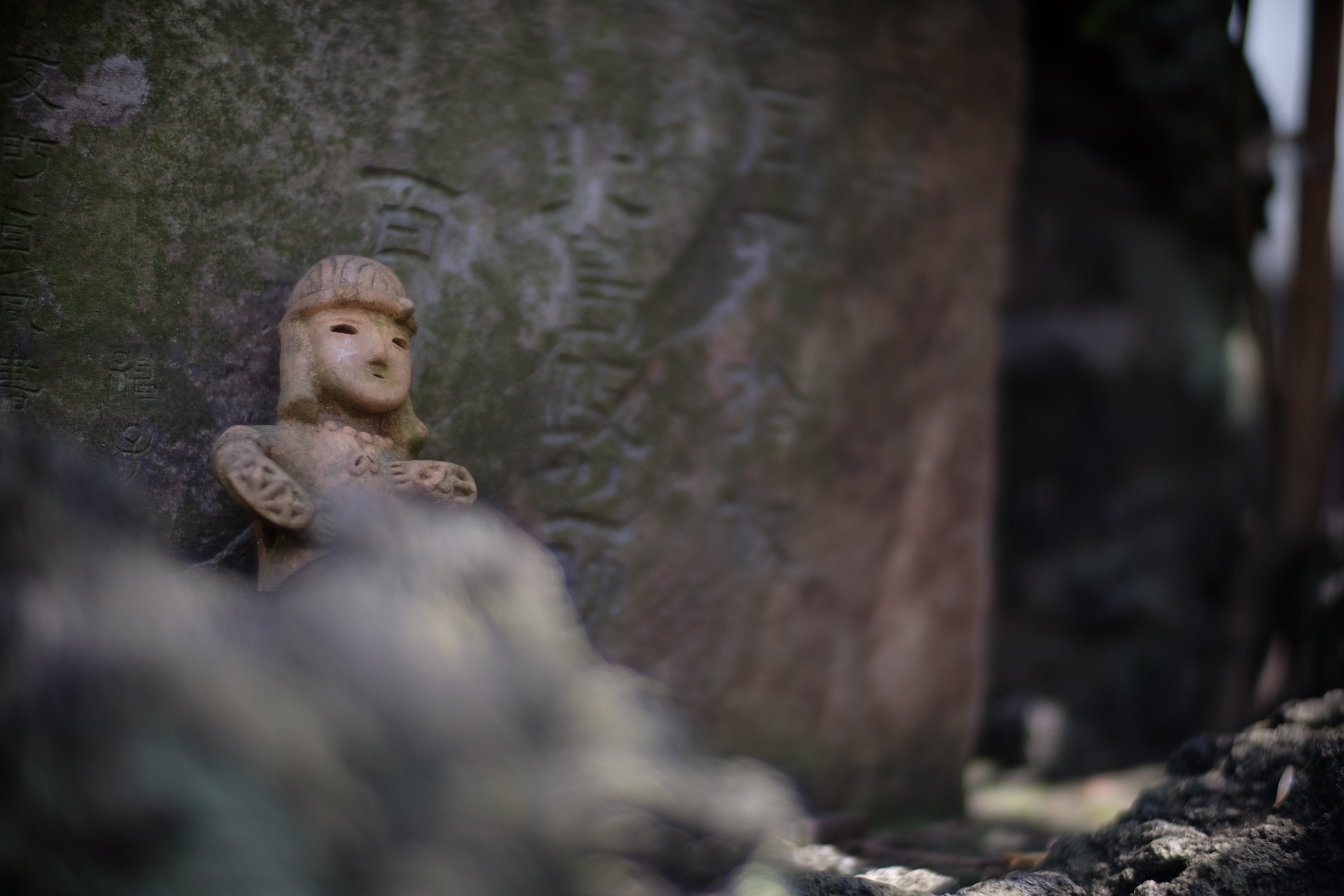 絞り開放・最短撮影距離（約75cm）で撮影。X-T1 / 1/60秒 / F0.85 / -1.33EV / ISO200 / 40mm