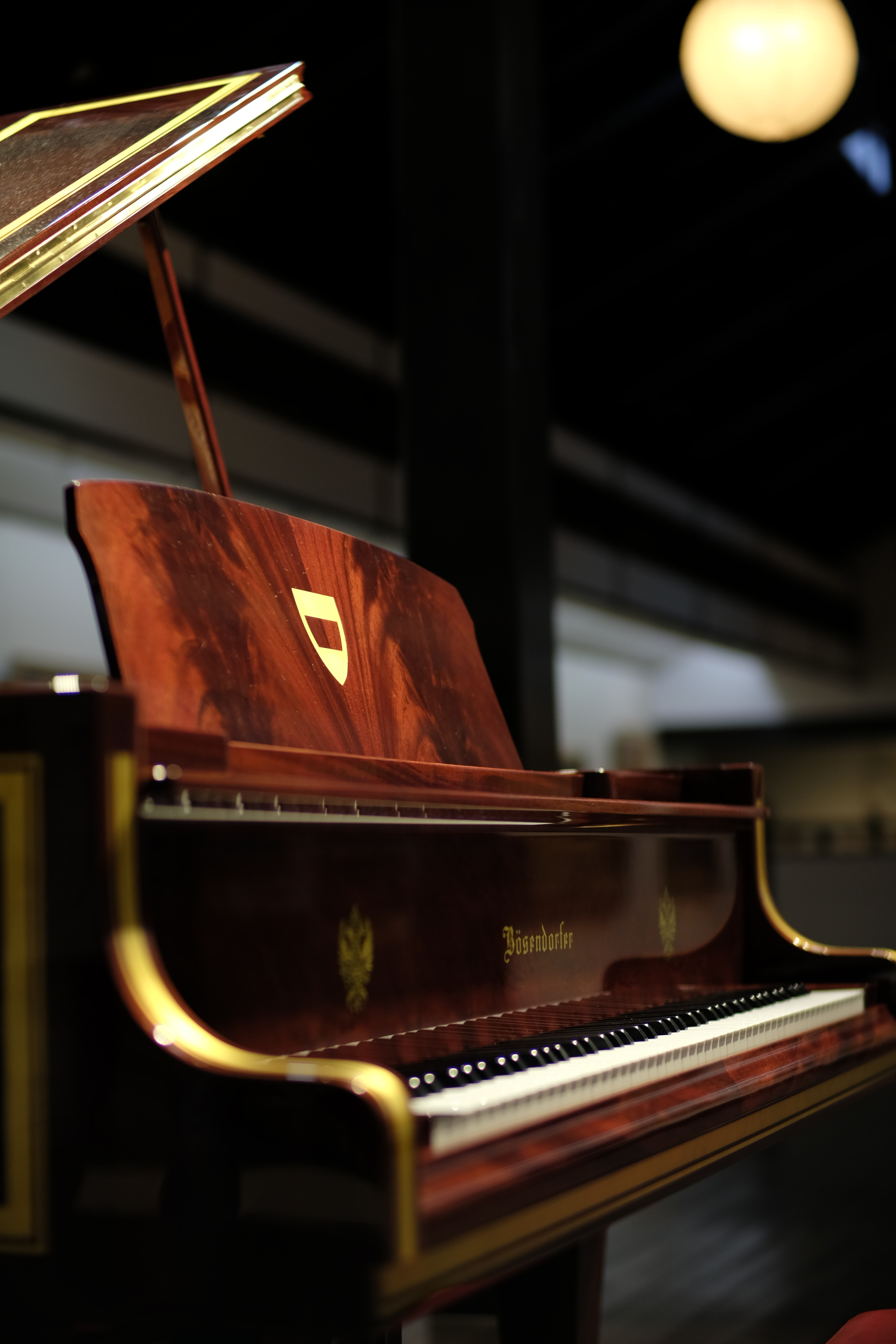 開放近辺ではシャープネスこそやわらかい印象だが、コントラストの付き方は力強く、印象的な仕上がりになる。X-T1 / 1/60秒 / F1 / -2EV / ISO320 / 40mm