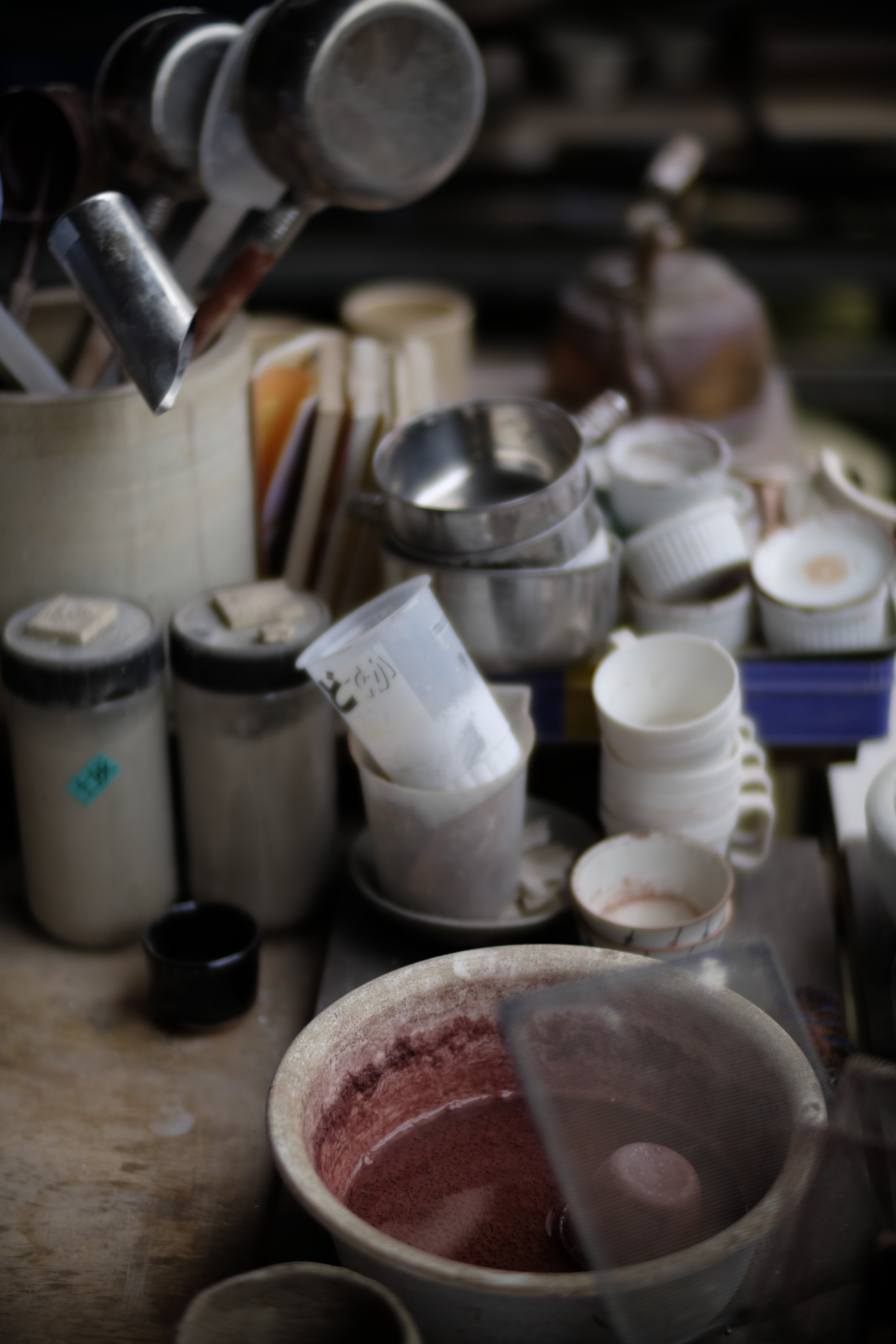 大きくボケながらも背景の様子がしっかりと伝わってくる。大口径標準レンズはこうした描写が妙味と言える。X-T1 / 1/3,800秒 / F0.85 / -1.33EV / ISO200 / 40mm