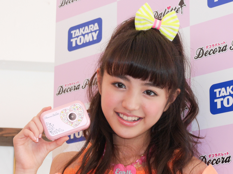 Decora Paletteを持つ香音さん