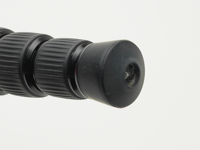 可変石突を採用。回すとスパイクが出てくる