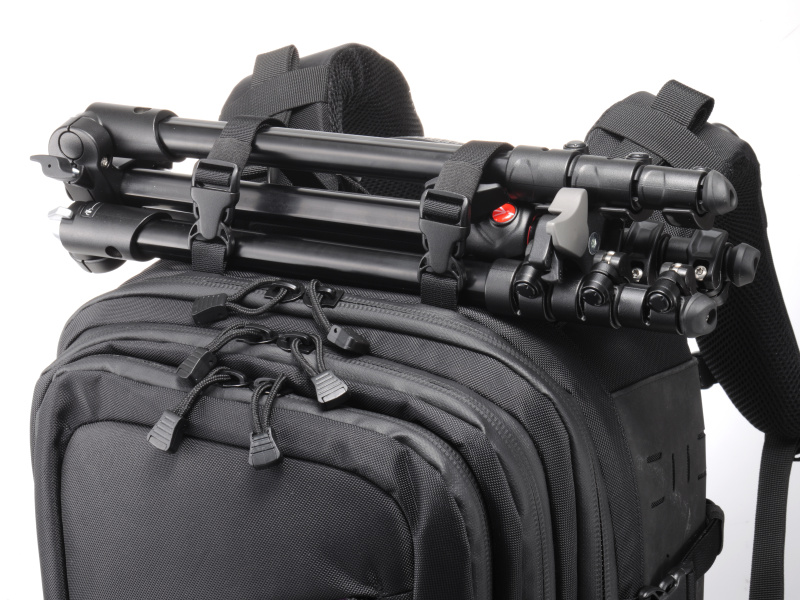 上部に三脚などを固定可能