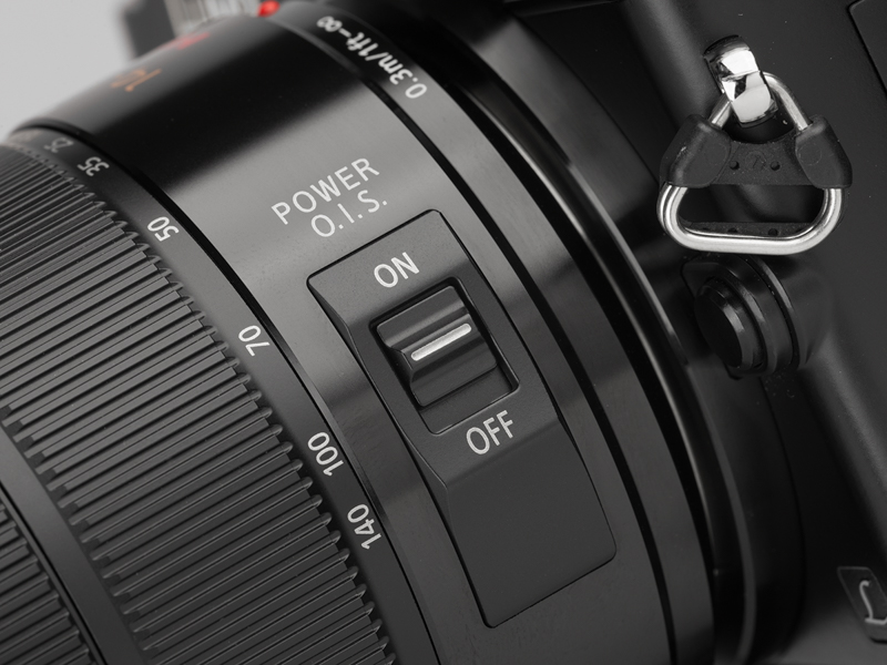 パナソニック14-140mmには手ブレ補正のオンオフを切り替えるスイッチがある