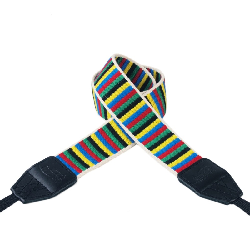 ビビットな5色のカラーが効いています。