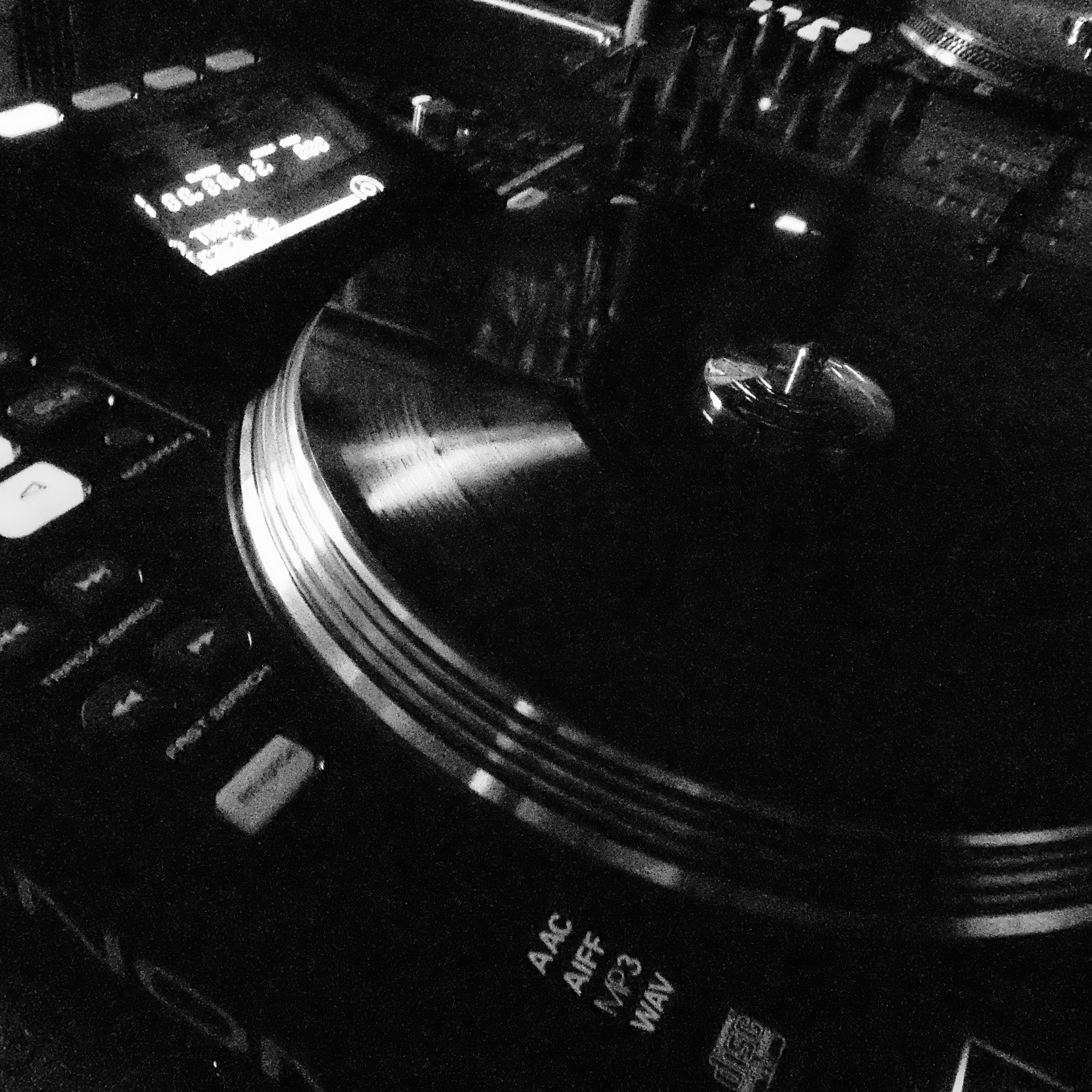 1/4秒 / F11 / ISO12800 / 絞り優先AE / 6.4mm