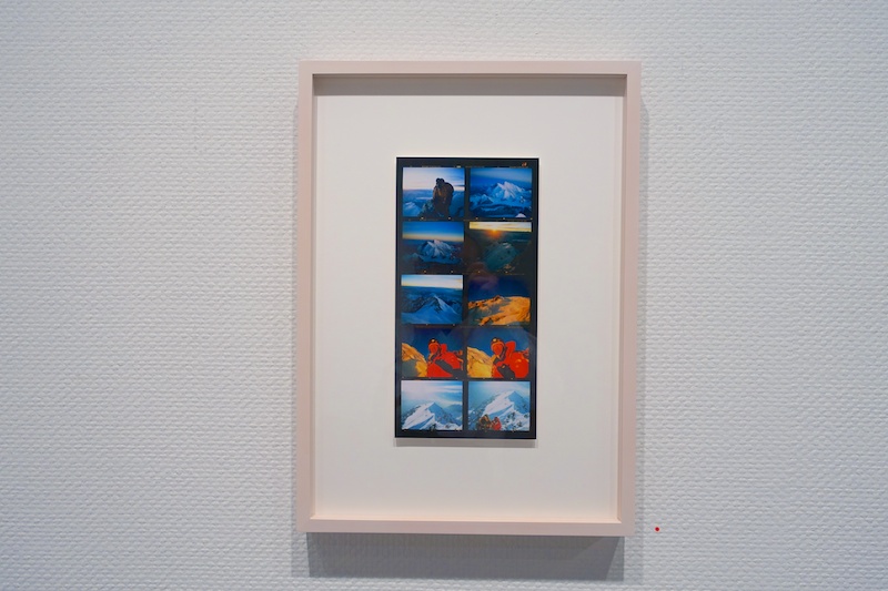 マカルーの頂上で撮影した10カット（フィルム1本分）のコンタクトプリント。2枚（7〜8カット目）はシェルパに撮ってもらったが、使い方が分からないため、ピントが合っていない。