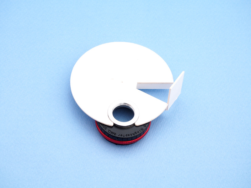 魚露目8号を外したアダプターに、拡散板を両面テープで接着する