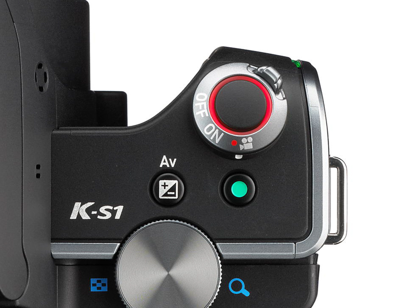 ボディの各部が光って状態を知らせるデザインを採用した