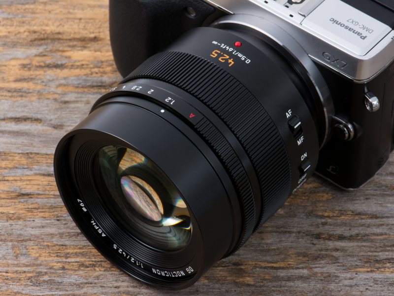 今回はLUMIX DMC-GX7で試用した。発売は2月。実勢価格は税込15万7,120円前後