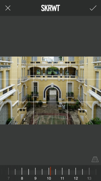 下がすぼまっていたのを、広げる