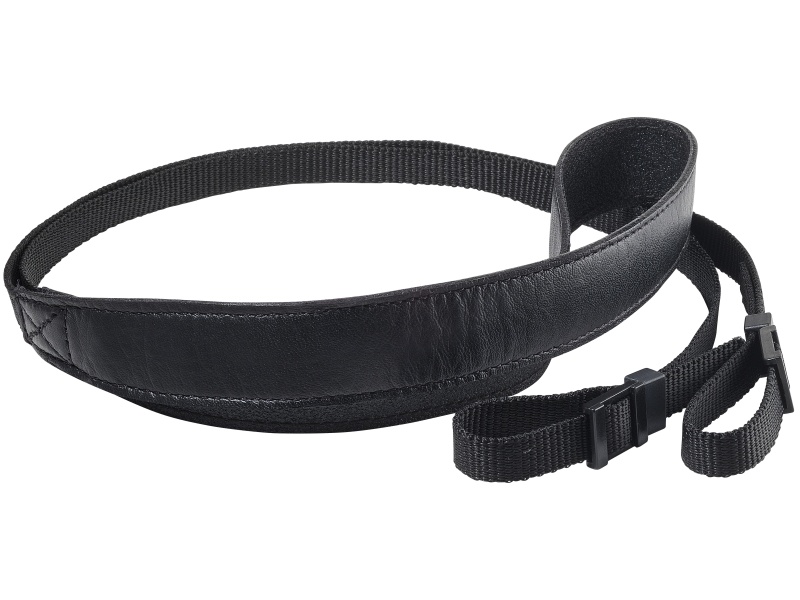 同梱のホットシューカーバー（左）とストラップ（右）