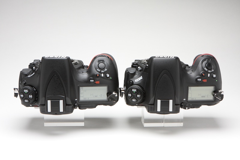 この写真では分かりづらいが、D810のペンタカバーはD800Eよりもわずかにコンパクトに。エッジもシャープになっている。ペンタの左側にある四葉ボタンのうち、D800EでBKTボタンだったところは、D810では測光モードボタンになっている。