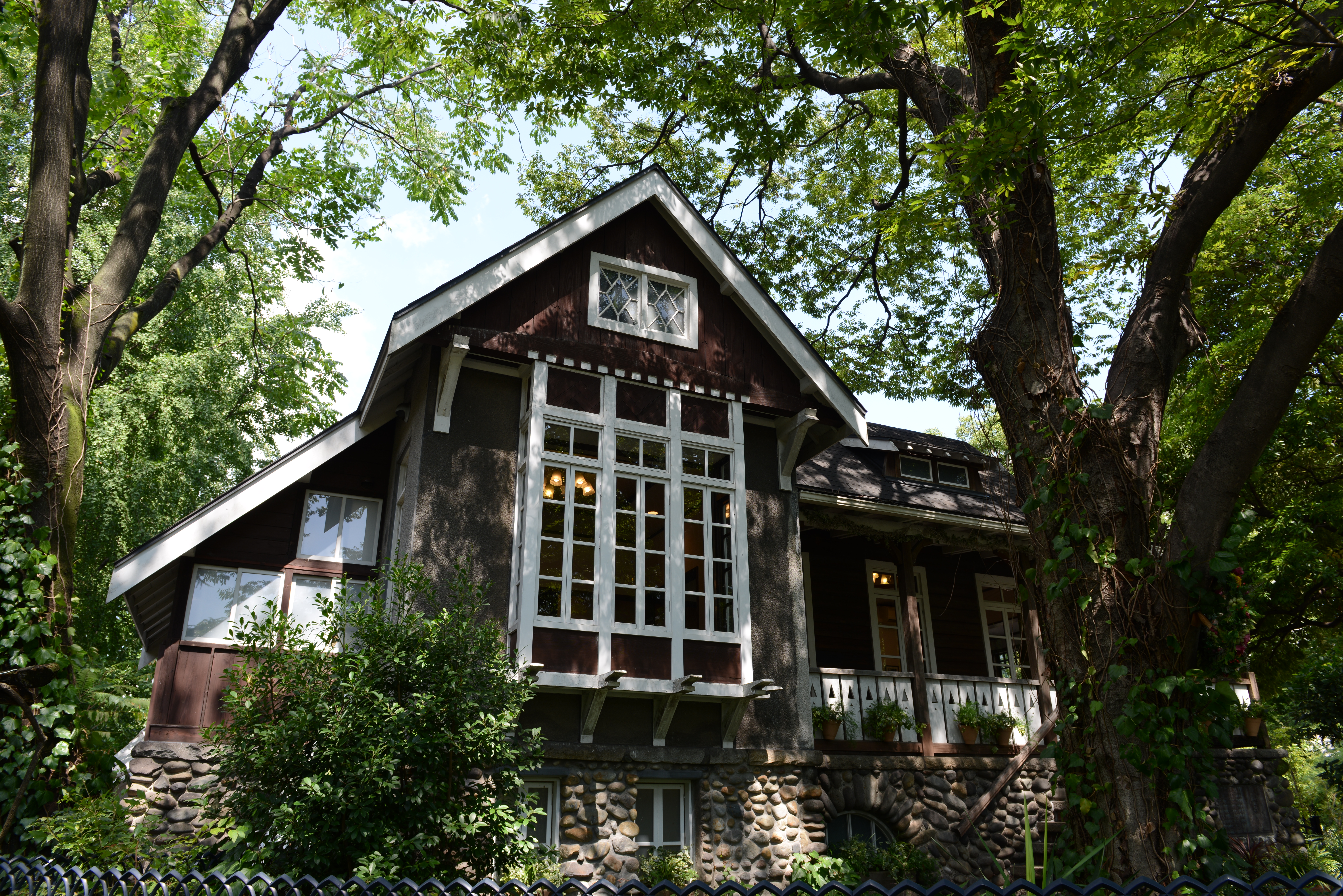 D800E／ISO100／F8／1/50秒／0EV／WB:オート／24mm