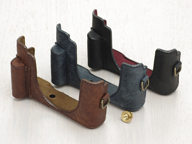 左からチョコレート、ネイビー、ブラック