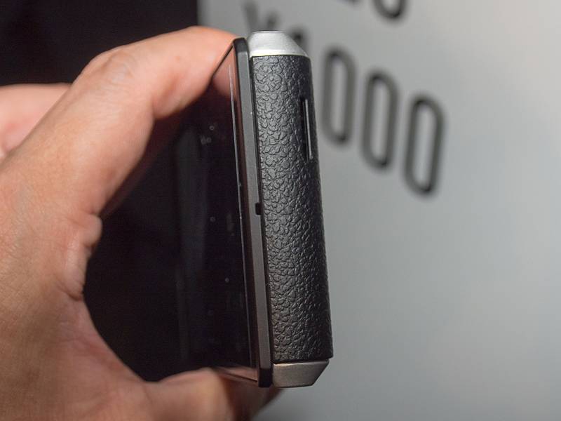 カメラでいうところの本体側面