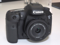 フォトキナ】キヤノン、10コマ/秒の「EOS 7D Mark II」を披露