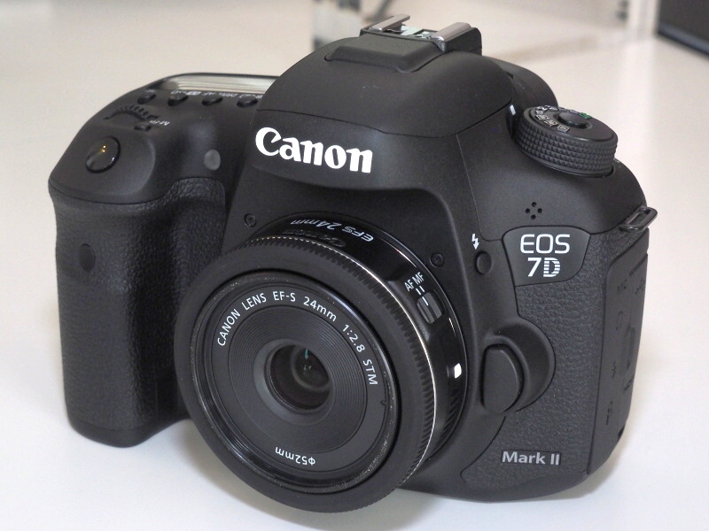 EOS 7D Mark II（レンズはEF-S 24mm F2.8 STM）