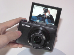 フォトキナ】キヤノン、10コマ/秒の「EOS 7D Mark II」を披露