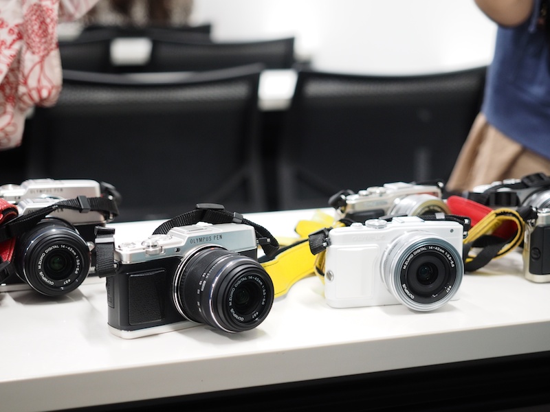 希望者にはオリンパス製ミラーレスカメラのPEN E-P5、もしくはPEN Lite E-PL6が貸し出されました。