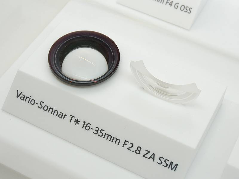 ソニーの愛知県・幸田工場で製造される非球面レンズの紹介