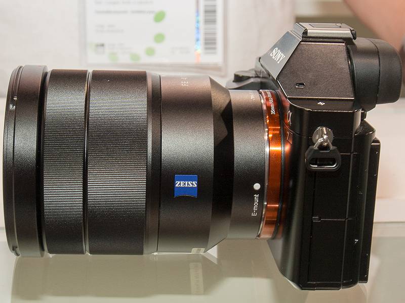 Vario-Tessar T* FE 16-35mm F4 OSS