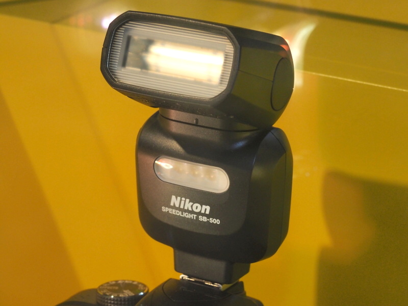 D750と同時発表のSB-500も