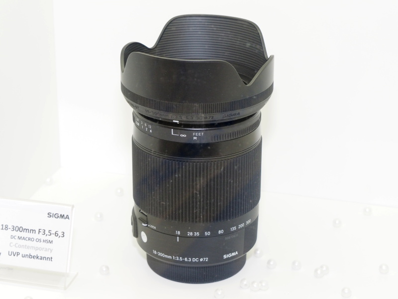 18-300mm F3.5-6.3 DC MACRO OS HSM