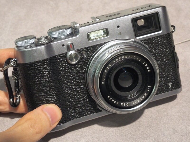 FUJIFILM X100T（シルバー）