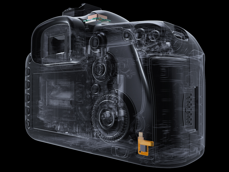 GPSユニットを上部に、電子コンパスを下部に搭載している