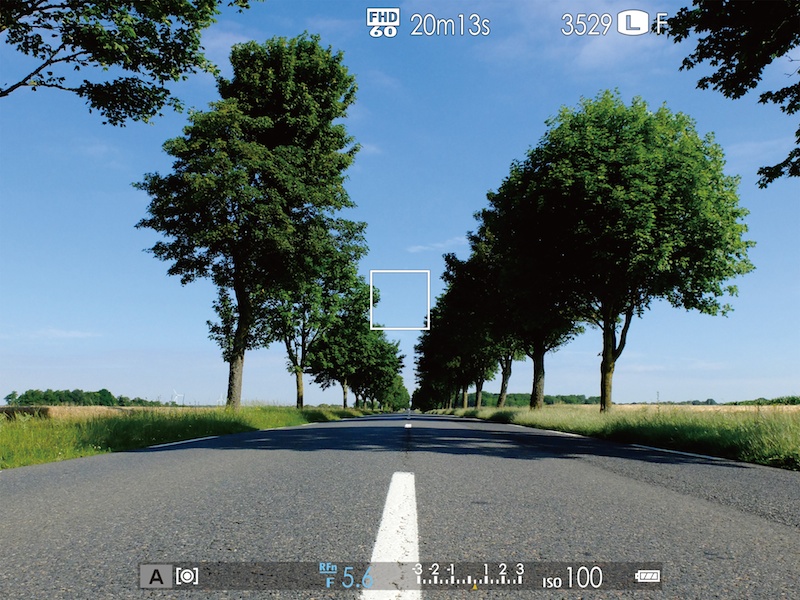 液晶モニターの表示。これは横位置のとき。