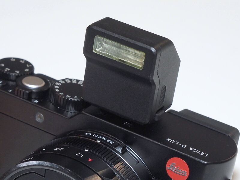 ストロボを装着