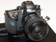 フォトキナ】4K対応ミラーレス「NX1」を展示したサムスン - デジカメ