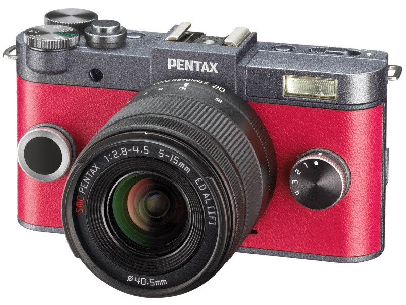 PENTAX Q-S1。1/1.7型センサーのミラーレス機